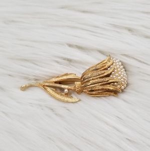 Vintage rose pearl brooch